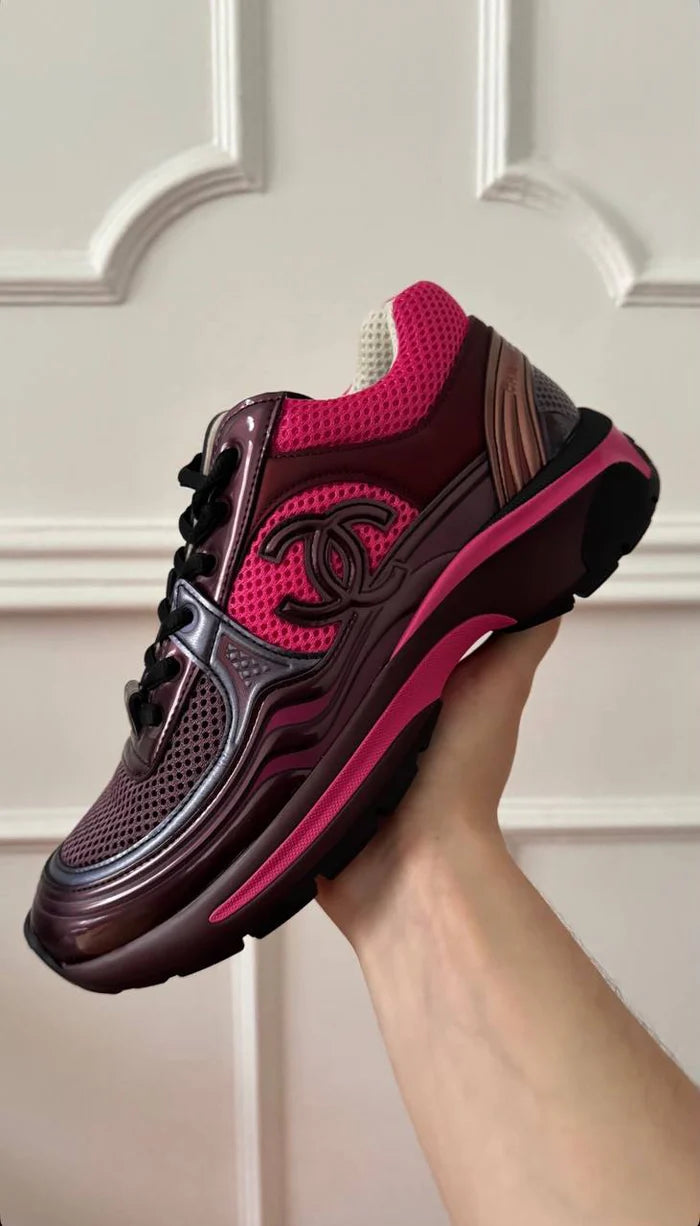 CHANEL CC RUNNERS BURGUNDY/BLACK