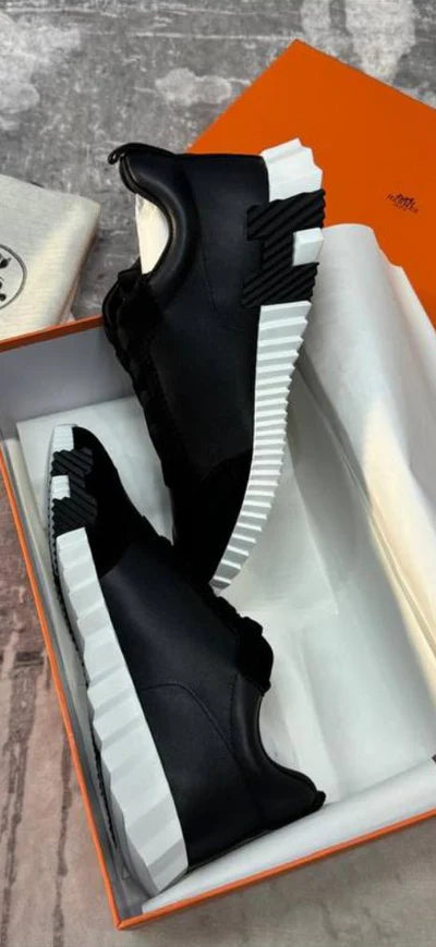 HERMÈS BOUNCING BLACK LEATHER