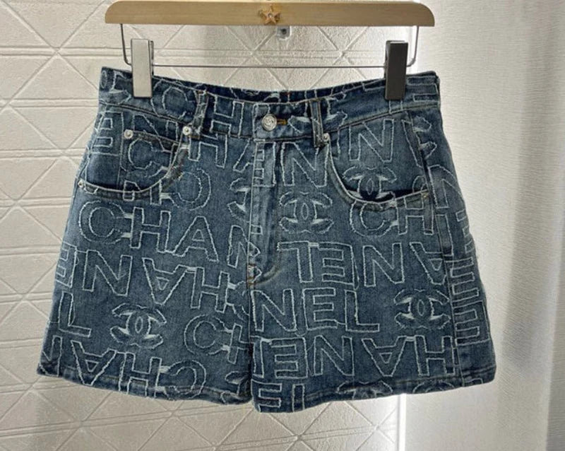 PATTERN DENIM SHORTS